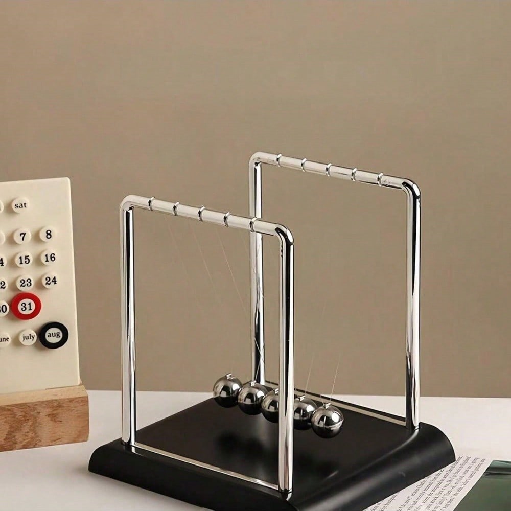 Black Metal Newton's Cradle Ba - Tech Accessories Gifts 评论和价格