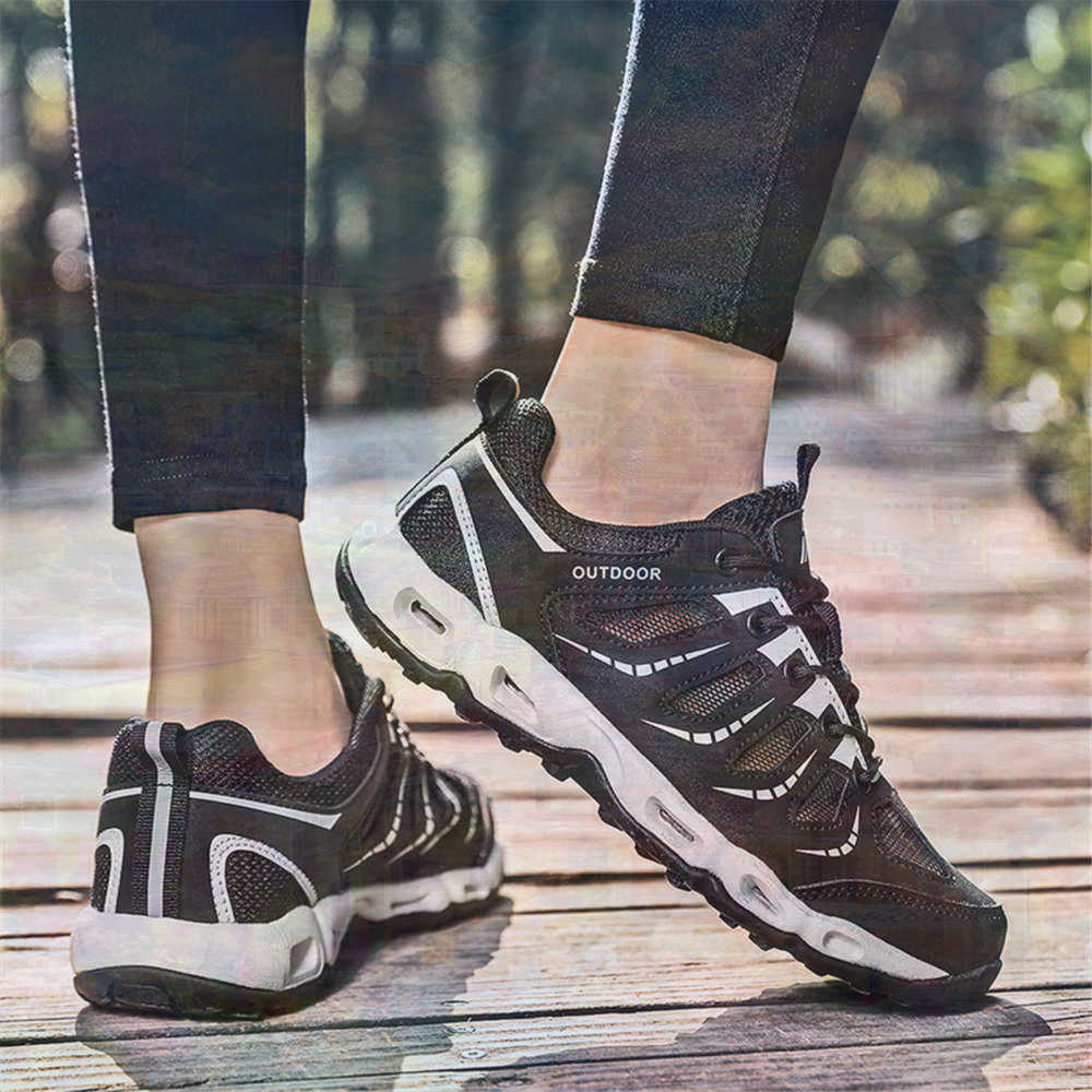 Sumer Round Tip Silver Sneaker - Tech Accessories Gifts 评论和价格