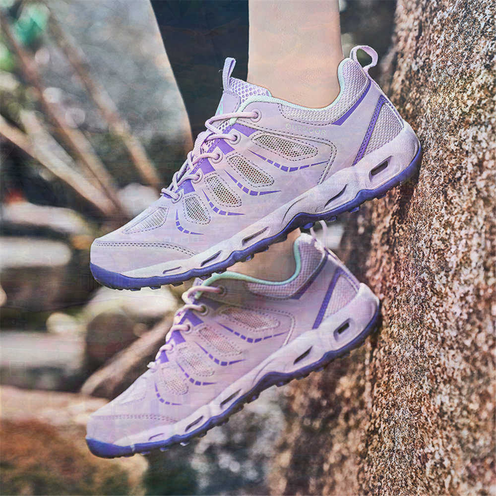 Sumer Round Tip Silver Sneaker - Tech Accessories Gifts 评论和价格