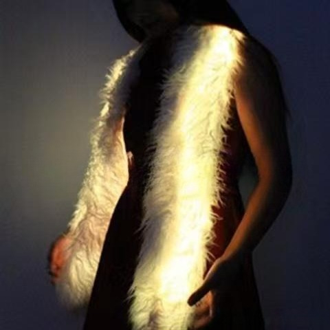 Glow The Dark LED Scarf Fluffy - Tech Accessories For Christmas 评论和价格